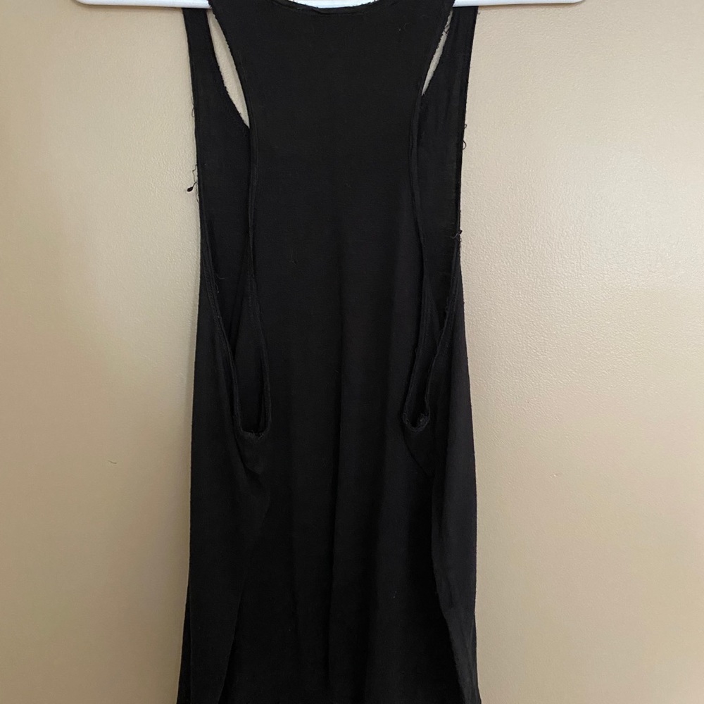 Black tank - Picture 2 of 3